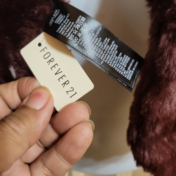 Forever 21 Faux Fur Burgundy Wine Colored Women's Scarf - Picture 5 of 6